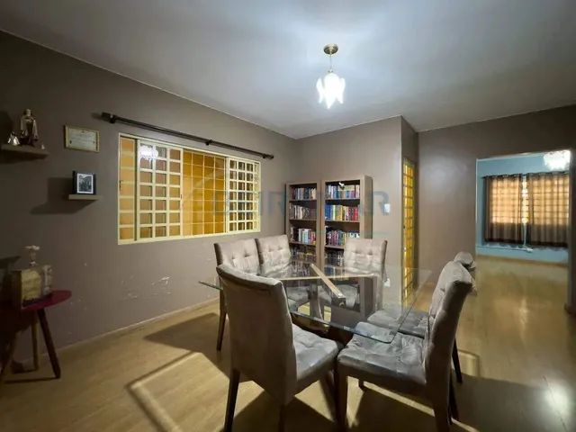 Imagem 6: Casa 3 Quartos, 2 Suítes, Dce, 5 Vagas de Garagem Cobertas À Venda na Qna - Taguatinga