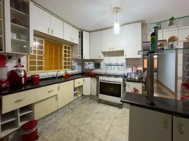Imagem 12: Casa 3 Quartos, 2 Suítes, Dce, 5 Vagas de Garagem Cobertas À Venda na Qna - Taguatinga