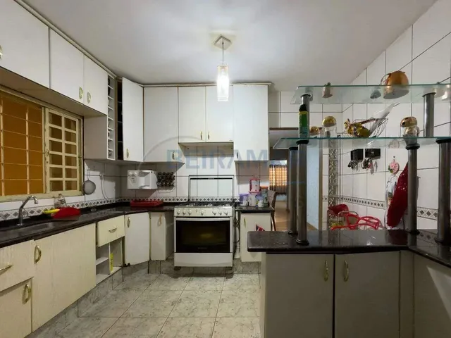 Imagem 4: Casa 3 Quartos, 2 Suítes, Dce, 5 Vagas de Garagem Cobertas À Venda na Qna - Taguatinga