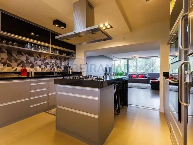 Imagem 9: Apartamento Reformado com 3 Quartos, Suíte e Vaga de Garagem Coberta À Venda na Sqs 203
