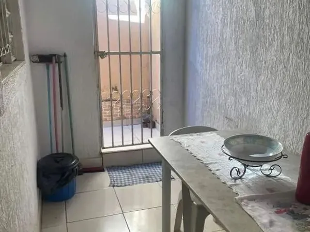 Imagem 2: Casa de Esquina com 2 Quartos, Quitinetes, À Venda na Qnm 38 em Taguatinga Norte