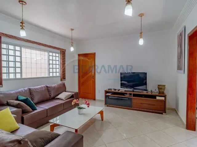 Imagem: Casa 5 Quartos, 2 Suítes, Churrasqueira