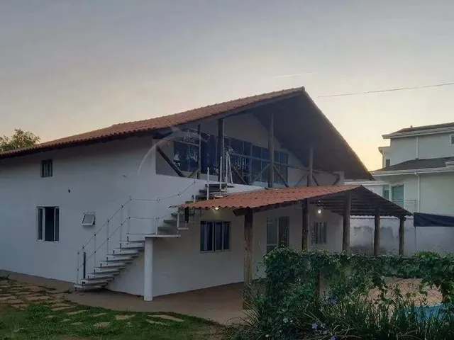 Imagem: Casa À Venda com 3 Suítes no Condomínio