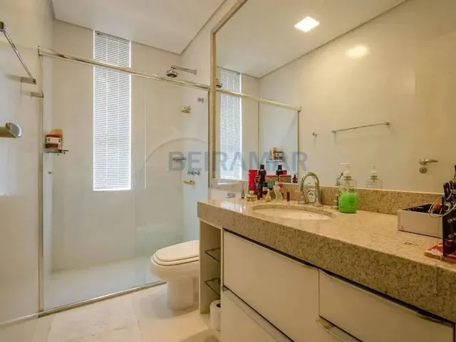 Imagem 2: Casa de Condomínio 4 Quartos, 3 Suítes, 4 Vagas de Garagem À Venda no Condomínio