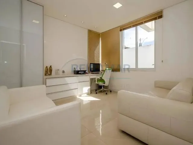 Imagem 3: Casa de Condomínio 4 Quartos, 3 Suítes, 4 Vagas de Garagem À Venda no Condomínio