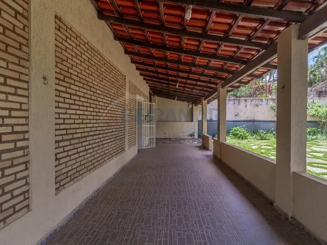 Imagem 15: Casa em Arniqueiras, Aconchegante com 4 Quartos, 3 Suítes, Closet, 3 Vagas de Garagem