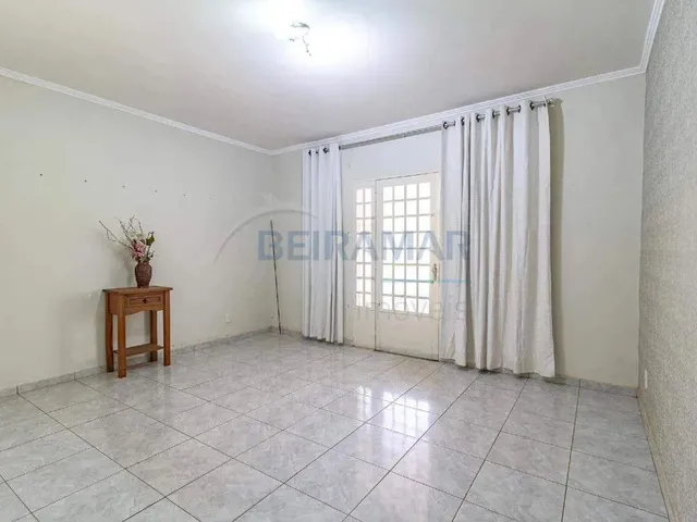 Imagem 11: Casa em Arniqueiras, Aconchegante com 4 Quartos, 3 Suítes, Closet, 3 Vagas de Garagem