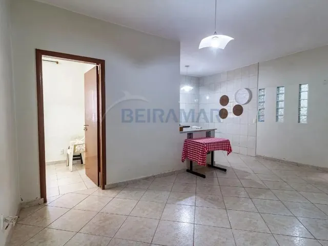 Imagem 8: Casa em Arniqueiras, Aconchegante com 4 Quartos, 3 Suítes, Closet, 3 Vagas de Garagem