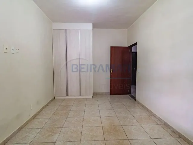Imagem 7: Casa em Arniqueiras, Aconchegante com 4 Quartos, 3 Suítes, Closet, 3 Vagas de Garagem