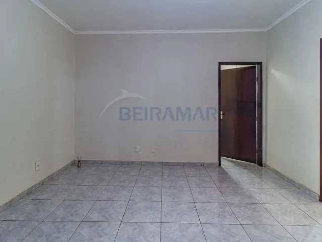 Imagem 3: Casa em Arniqueiras, Aconchegante com 4 Quartos, 3 Suítes, Closet, 3 Vagas de Garagem