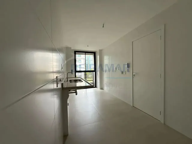 Imagem 5: Apartamento 4 Quartos, 2 Suítes, 2 Semi-Suítes, 2 Vagas de Garagem À Venda no New York