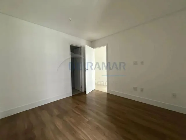 Imagem 7: Apartamento 4 Quartos, 2 Suítes, 2 Semi-Suítes, 2 Vagas de Garagem À Venda no New York
