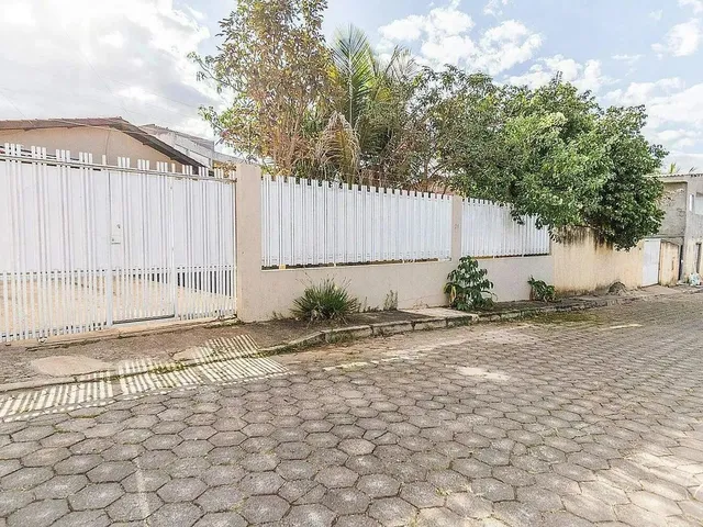 Imagem: Casa com 5 Quartos para Venda em Arniqueiras