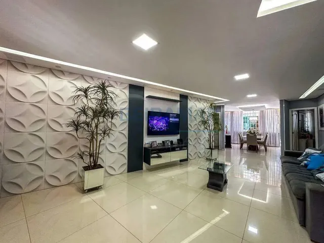 Imagem 1: Casa Térrea com 3 Suítes, Área de Lazer em 300M² À Venda na Qse 15 - Taguatinga Sul