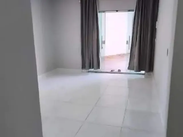 Imagem 2: Oportunidade: Casa com 3 Quartos e Suíte em Arniqueira!