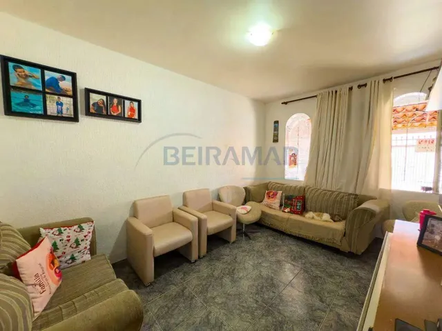 Imagem 3: Casa 5 Quartos, 4 Suítes, 3 Pavimentos, Casa Extra, 2 Vagas de Garagem À Venda na Qe 42