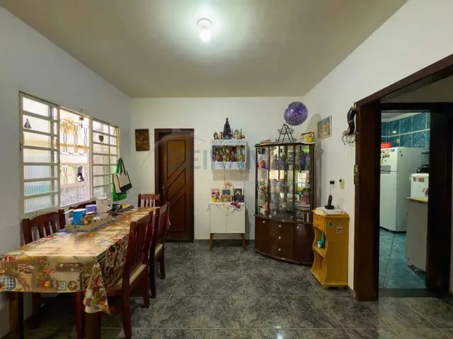 Imagem 13: Casa 5 Quartos, 4 Suítes, 3 Pavimentos, Casa Extra, 2 Vagas de Garagem À Venda na Qe 42