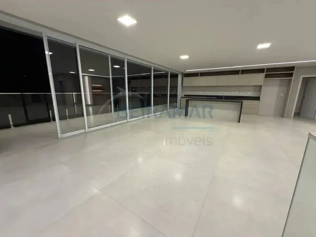 Imagem 15: Casa Nova e Sofisticada com 5 Suítes, Piscina e Elevador À Venda no Condomínio