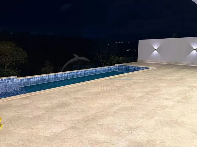 Imagem 8: Casa Nova e Sofisticada com 5 Suítes, Piscina e Elevador À Venda no Condomínio