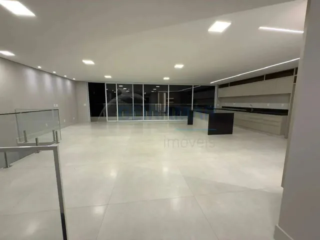 Imagem 5: Casa Nova e Sofisticada com 5 Suítes, Piscina e Elevador À Venda no Condomínio