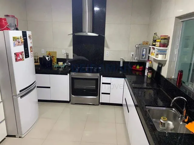 Imagem 11: Casa 4 Quartos (1 Suíte C/ Closet) com Piscina Aquecida, Churrasqueira e 800M² No
