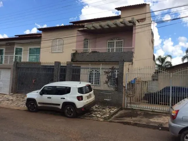 Imagem: Casa de 2 Pavim Terraço, C 4 Quartos