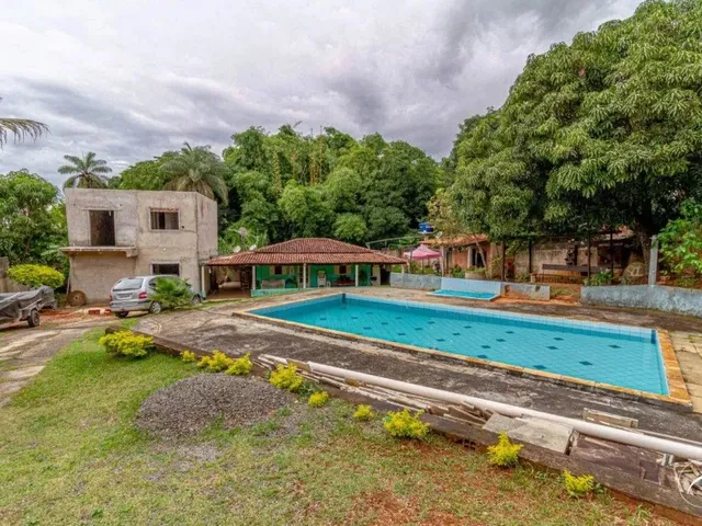 Imagem 1: Casa À Venda com 4 Quartos, 2 Suítes, Piscina e Área de Lazer Arniqueira, Df