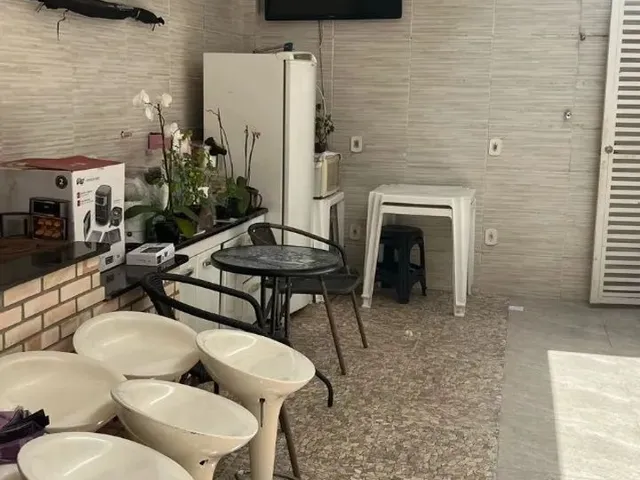 Imagem: Vendo Prédio em Avenida Comercial - Qn