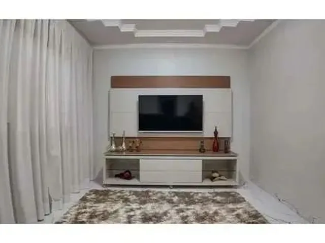 Imagem 3: Imóvel para Venda Possui 250 Metros Quadrados com 5 Quartos em Taguatinga Norte