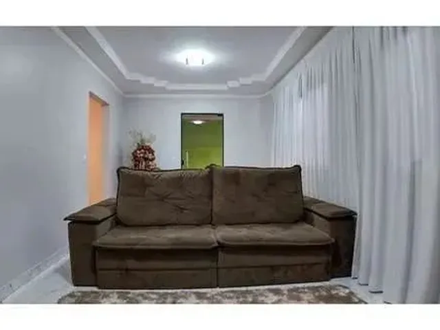 Imagem 4: Imóvel para Venda Possui 250 Metros Quadrados com 5 Quartos em Taguatinga Norte