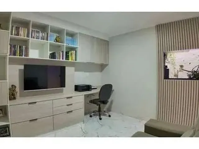 Imagem 6: Imóvel para Venda Possui 250 Metros Quadrados com 5 Quartos em Taguatinga Norte