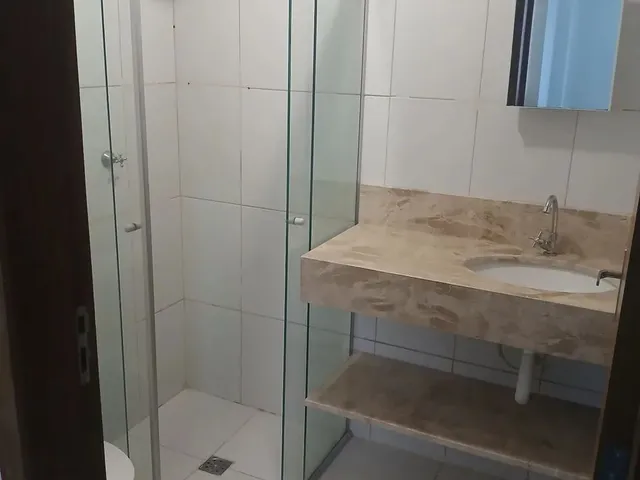 Imagem 2: Vendo..200)(Alugo...1.400) Um Agradável Apartamento em Local Privilegiado de Santa