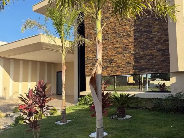 Imagem 1: Imóvel para Venda Tem 400 Metros Quadrados com 3 Quartos em Setor Industrial - Brasília