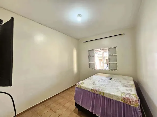 Imagem 6: Ótima Casa de Laje com 240M² na Vila Vicentina - Perto do Praça