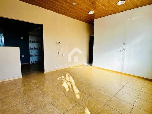 Imagem 3: Casa 2 Quartos, Planalto, Muita Área Externa
