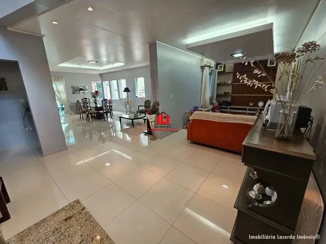 Imagem 3: Casa Térrea no Residencial Tapajós com 3 Suítes + Subsolo/ Semimobiliada/ Espaço
