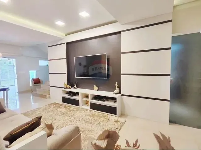 Imagem 3: Casa no Aleixo com 4 Quartos, Sendo 3 Suítes Moderna e em Excelente Localização