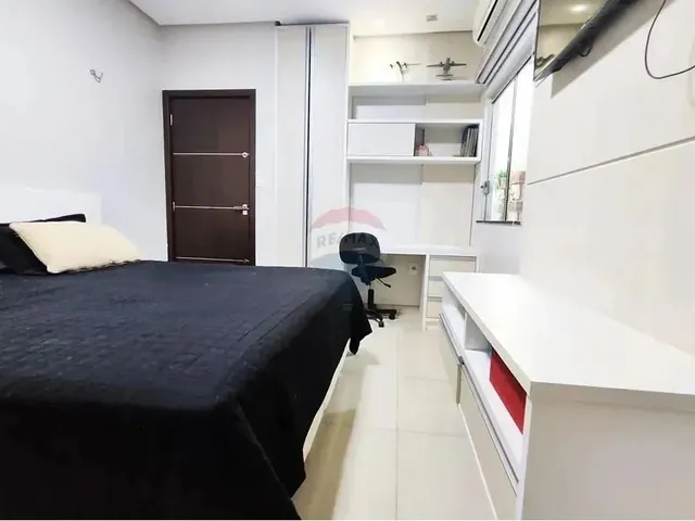 Imagem 16: Casa no Aleixo com 4 Quartos, Sendo 3 Suítes Moderna e em Excelente Localização