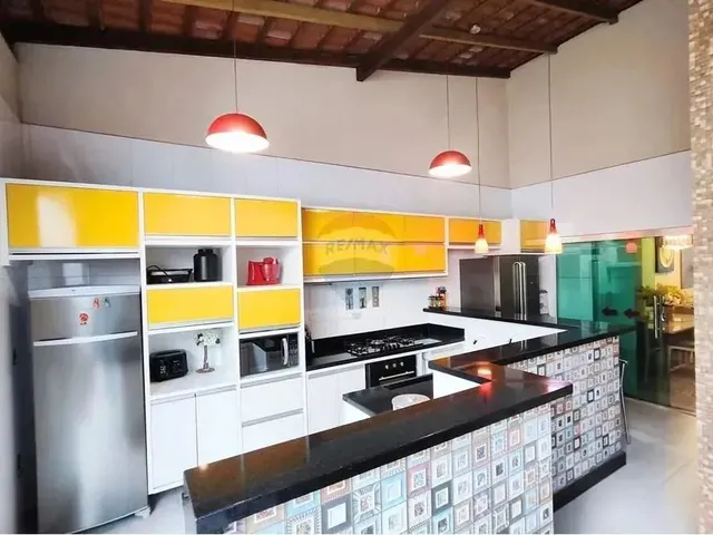 Imagem 6: Casa no Aleixo com 4 Quartos, Sendo 3 Suítes Moderna e em Excelente Localização