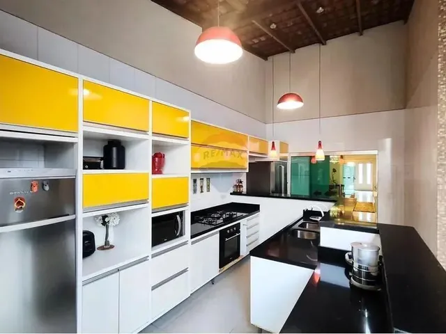 Imagem 12: Casa no Aleixo com 4 Quartos, Sendo 3 Suítes Moderna e em Excelente Localização