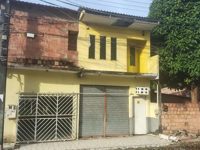 Imagem: Casa de 2 Pisos com Garagem e Ponto Comercial