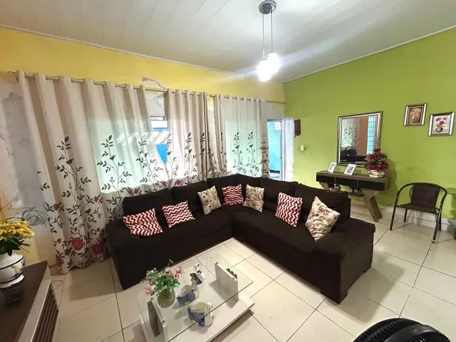 Imagem: Linda Casa com Piscina e Edícula