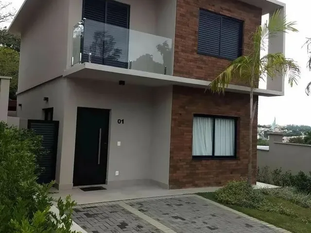 Imagem: Casa de Condomínio em Rua Júlio Frank