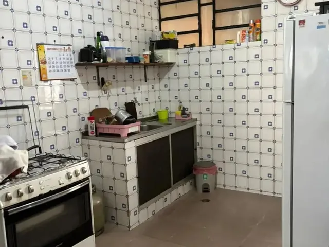 Imagem 2: Térrea para Venda Tem 250 M2 com 3 Quartos em Adrianópolis - Manaus - Am