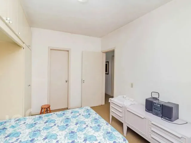 Imagem 11: Apartamento À Venda em Moinhos de Vento com 101 M², 3 Quartos, 1 Suíte, 1 Vaga