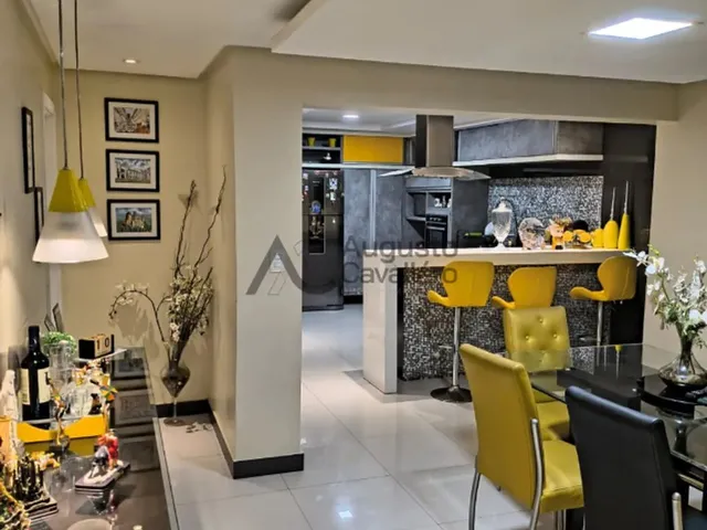 Imagem: Casa de Alto Padrão com 3 Suítes, Área