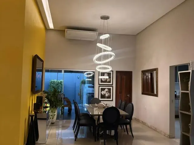 Imagem: A casa em condomínio possui 3 Dormitórios, 3 Suítes, 4