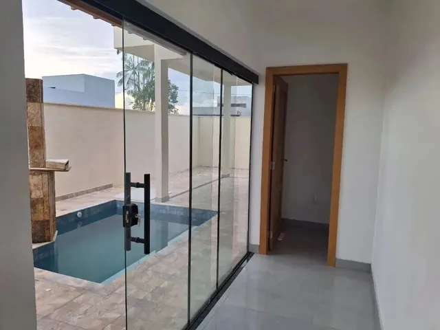 Imagem: A casa em condomínio possui 3 Dormitórios, 2 Suítes, 1