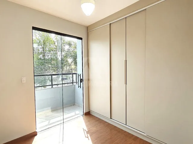 Imagem 3: Sobrado em Condomínio fechado no bairro Cajuru semi mobiliado, 4 Quartos, 2 Suítes