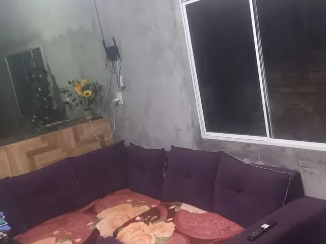 Imagem 2: Vendo Essa Casa Sala Cozinha Sala de Jantar 2Quartos com Banheiros Garagem e Quintal